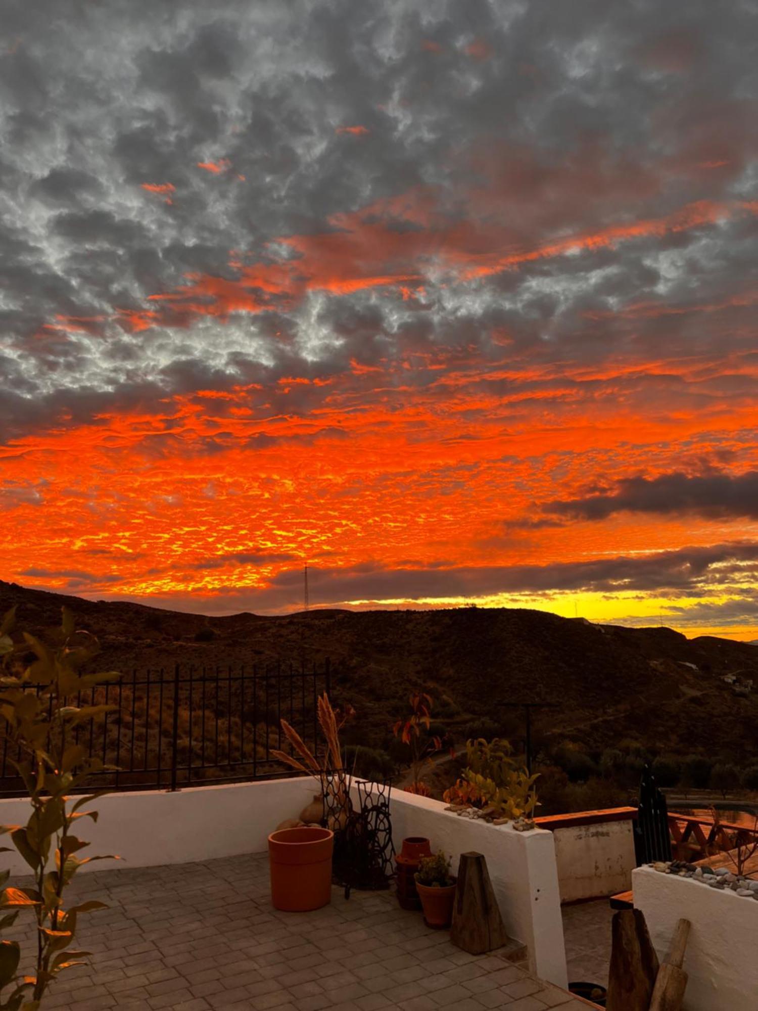 Rambla Retreats Apartment Rojo With Shared Pool & Hot Tub Stunning Views In Oria Exterior foto